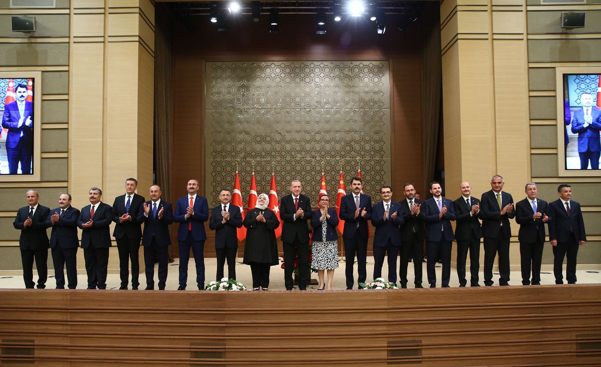 Cumhurbaşkanlığı Sistemi'nin ilk kabinesinde bizlere Millete hizmeti layık gören Cumhurbaşkanımız Sn.@RT_Erdogan'a şükranlarımı sunuyorum.

Rabbim, Cumhurbaşkanımızın liderliğinde Güçlü Türkiye için hakkıyla hizmet edebilmeyi nasip eylesin