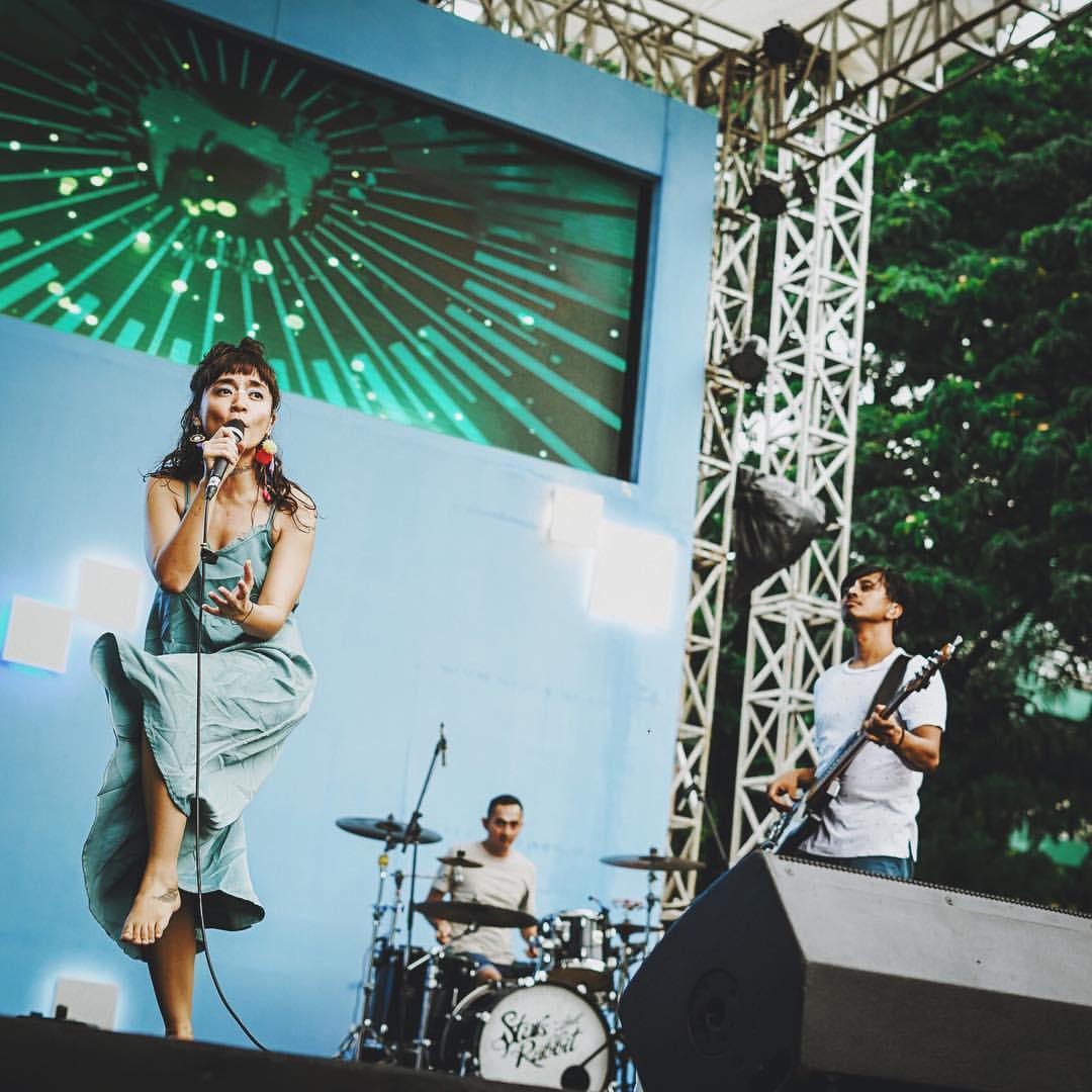 sumfourmit's tweet image. Soul and spirit
•
Performance by Stars And Rabbit (@starsandrabbit) at Bank BRI (@bankbri_id) presents COWORKFEST 2017 by Coworking Indonesia (@coworkingid) #BRICWF2017