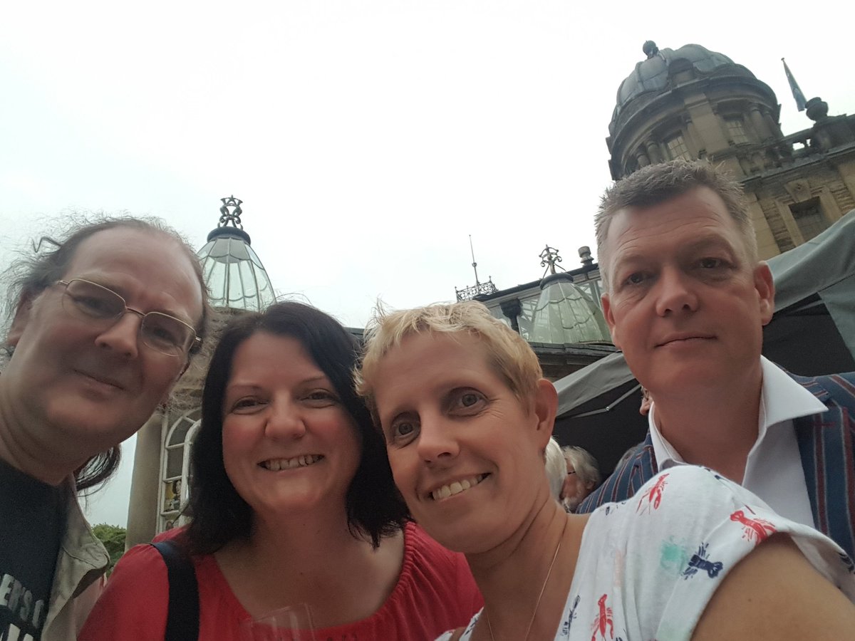 nigenet's tweet photo. Really enjoyed Daughter of the Regiment at #BuxtonFestival tonight! And met up with some friends there too :-) #OperaSelfie https://t.co/IBXckBnvtv