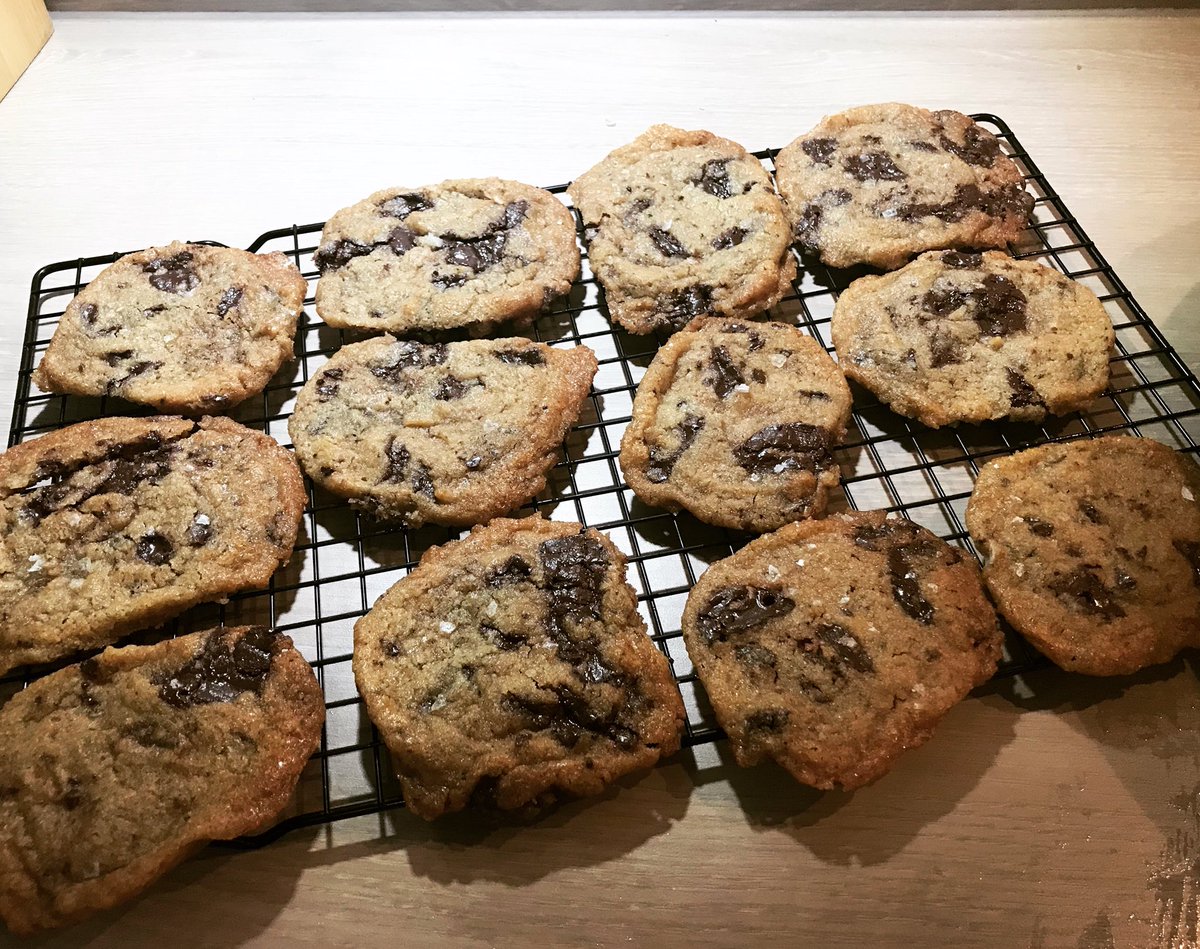 ClareAshy's tweet photo. Late night baking for Routledge cake club! #dedication #nothinglikethepicture #saltedbutterchocchunkshortbread #hellobreakfast ๐ช๐ช๐ช https://t.co/ivYAWPmByp