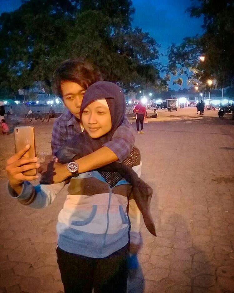 ajitri007's tweet photo. kaulah yg terindah . . will u merry me ?? https://t.co/CkiNmb4Z1e