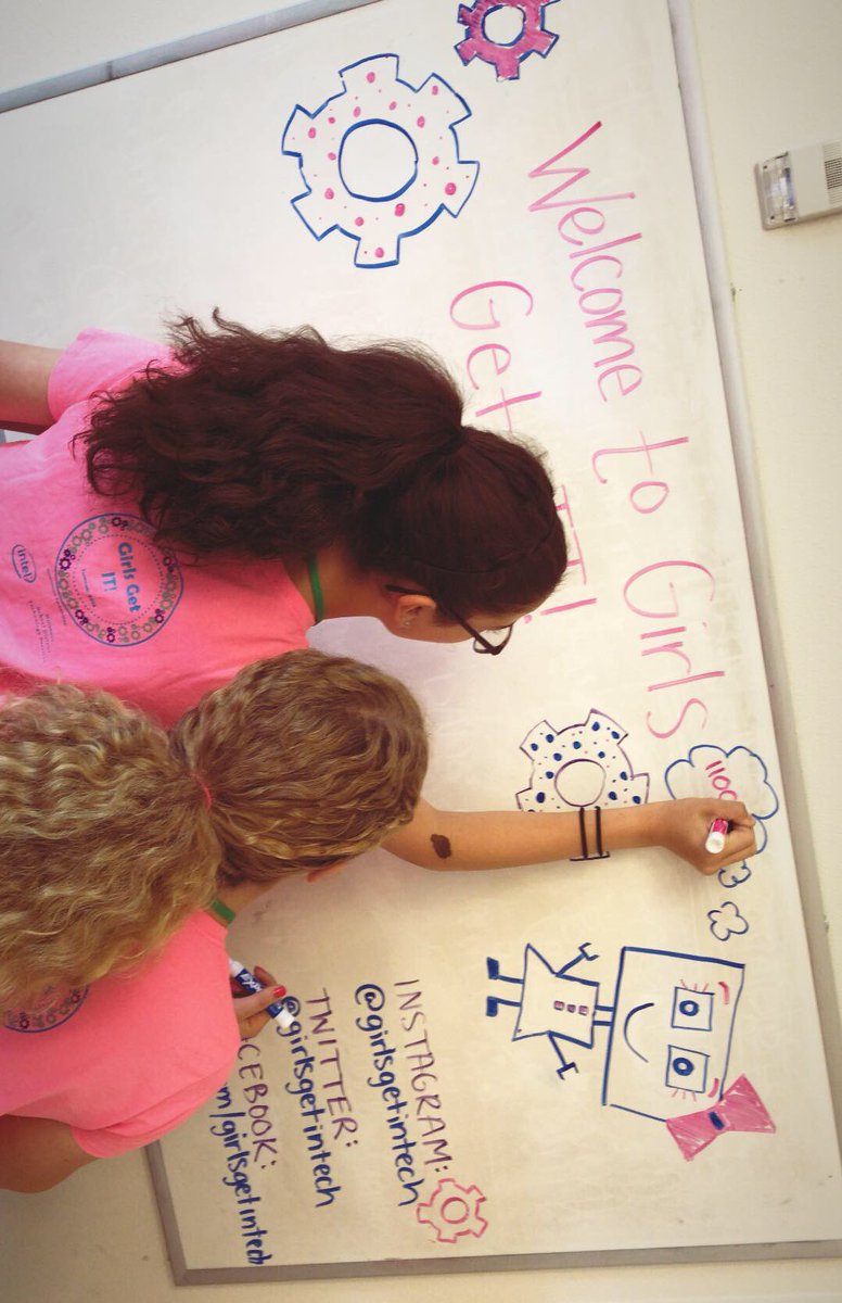 GirlsGetInTech's tweet image. Had a great first day at GGIT! Alaska #HomerPublicLibrary 🤖💖