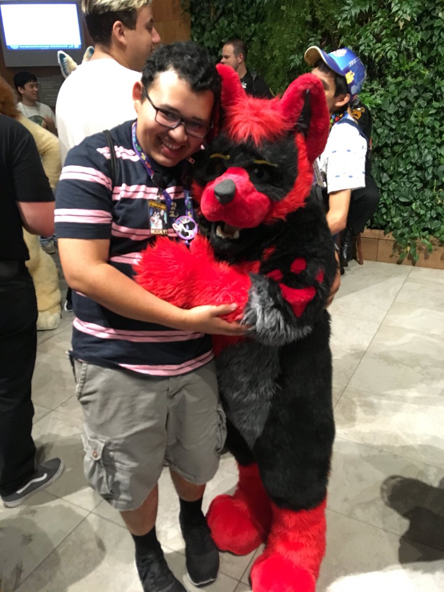 blearf72's tweet photo. Awesome pics with @JibKodi and @WolvenWuff #AC #Anthocon2018 https://t.co/sjl43gCQcm