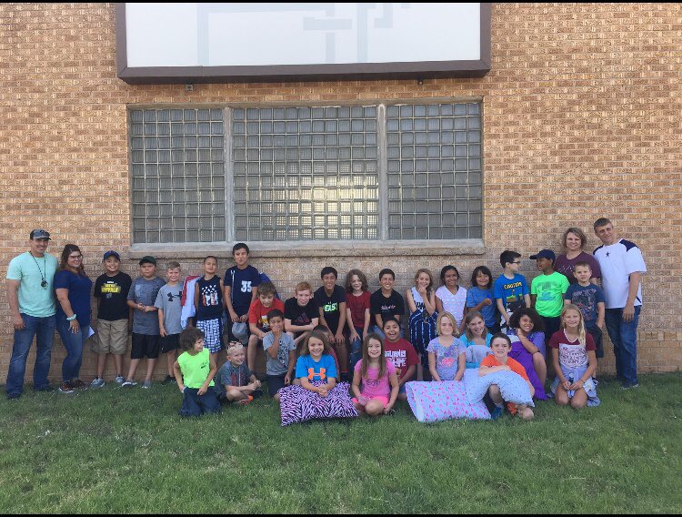 CCWheelertx's tweet photo. Just arrived at Dry Gulch USA with this crazy group! Anticipating God to do BIG things in their lives this week!! #DG18 (parents tag yourselves/eachother. I'm still sitting in a van full of kids 😬) https://t.co/derhnea2pO