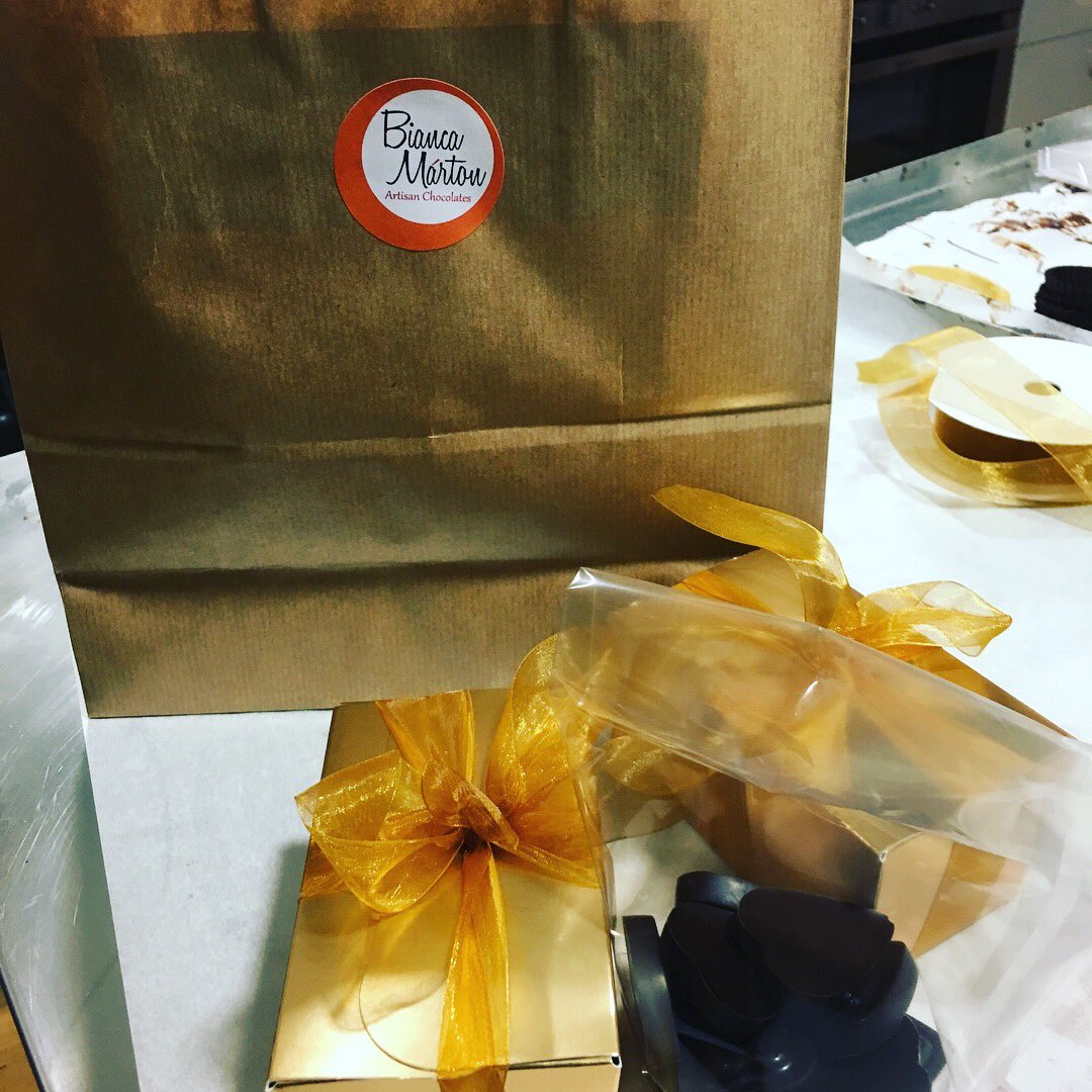 HenCorner's tweet photo. Oh my! I’ve just spent the last few hours with the wonderful Bianca Marton learning, tasting, tempering and creating the most wonderful chocolates 😍 Her amazing chocolates are available to buy from the Brentford Shop or online
#madeintw8 #brentfordisbrilliant #chocolate https://t.co/4ED8TS0fYG