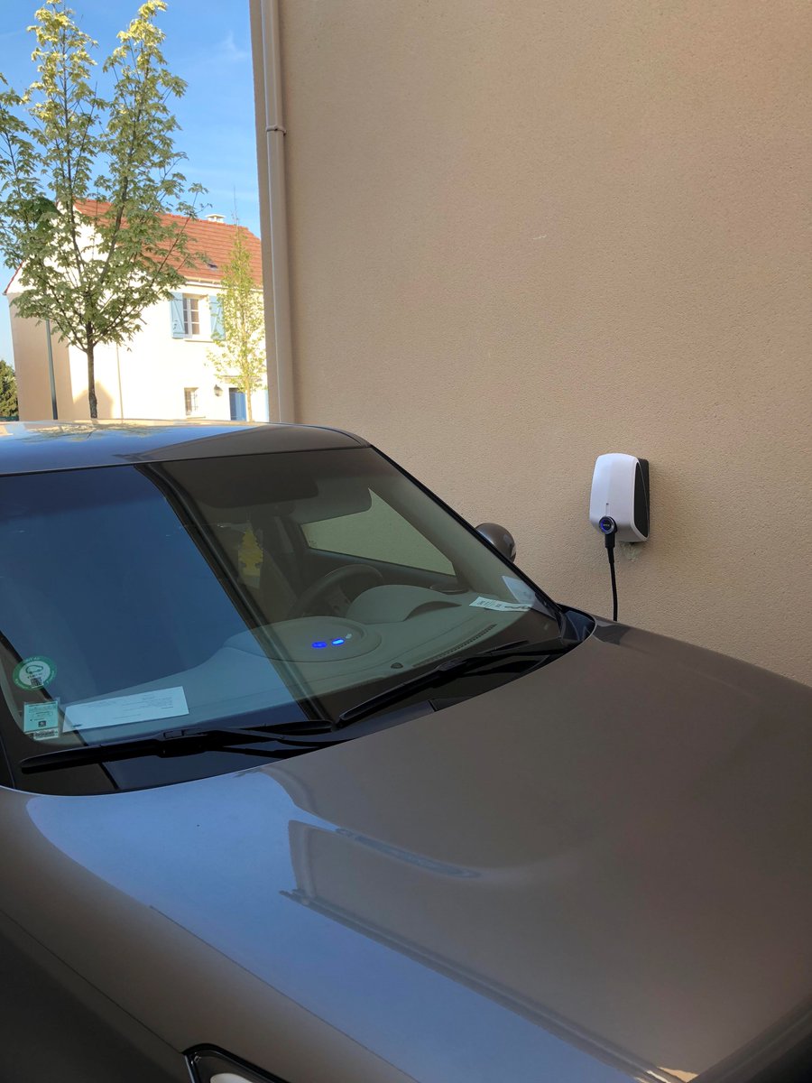 evenir_energy's tweet photo. Evenir a installé une des toutes premières bornes de recharge Elvi @evbox en France. Une très belle solution connectée pour recharger son véhicule électrique en maison individuelle et se libérer du stress de la recharge. https://t.co/luyqefzPDs