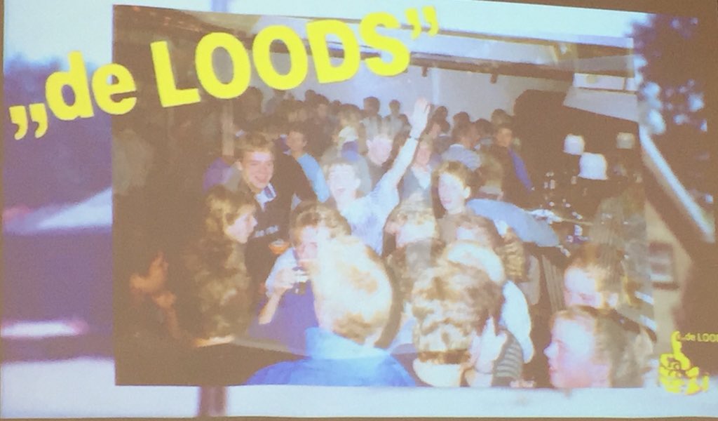 JolandaKemna's tweet photo. Vanavond kwamen jongeren uit Barlo (gemeente Aalten) met de trekker naar Lievelde om hun project voor LEADER te presenteren. De jeugd wil een vervallen jongerencentrum “De Loods” nieuw leven in blazen #leader3 https://t.co/b0aAqb9lTg