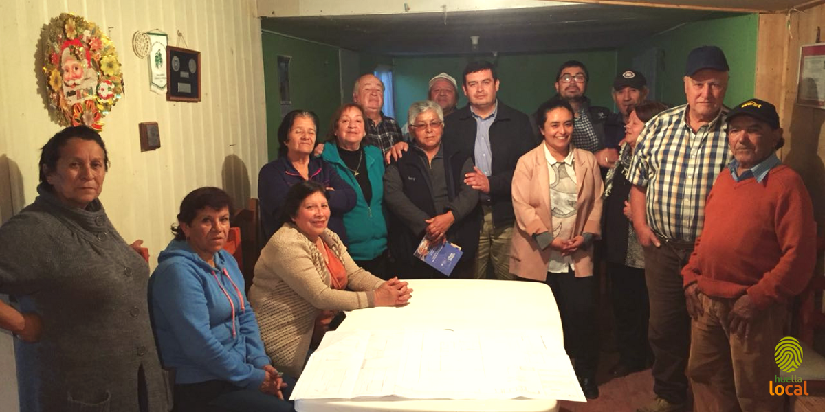 HuellaLocal's tweet photo. Estuvimos en #Chungungo junto a @LaHigueraMuni y nuestro equipo de la Zona Norte presentando el diseño participativo de la nueva sede del Club de Adultos Mayores “Nuevo Amanecer”, pues creemos importante potenciar la integración de la comunidad en el desarrollo de los proyectos. https://t.co/FgXAxosjcT