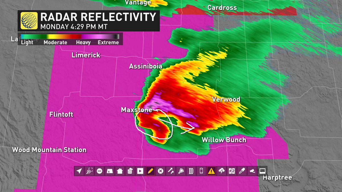 daynavettese's tweet photo. 4:30pm CST - Area of rotation located just S of #Maxstone moving toward #WillowBunch #SKstorm https://t.co/KVSe60FWv0