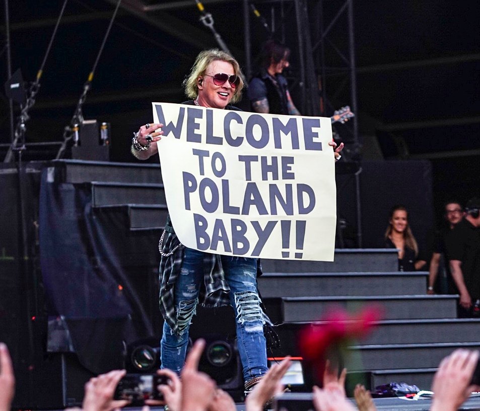 Sara35153's tweet photo. @Axlrose❤#GnFnR💥#GNRinPoland🇵🇱#GNRinChorzow
Yeahh I Love It👊
The Whole World Is Fuckin' Crazy About U
You're😎So Loved
Thank U 4 Another Stunning Nite With You
4 A Scorching Hot Show🔥
I Bow Down 2 Your Awesomeness, Babe💋
You're My Hero💪
#NotInThisLifeTime🎉Tour 2018💣 https://t.co/RJii0o6UQ5