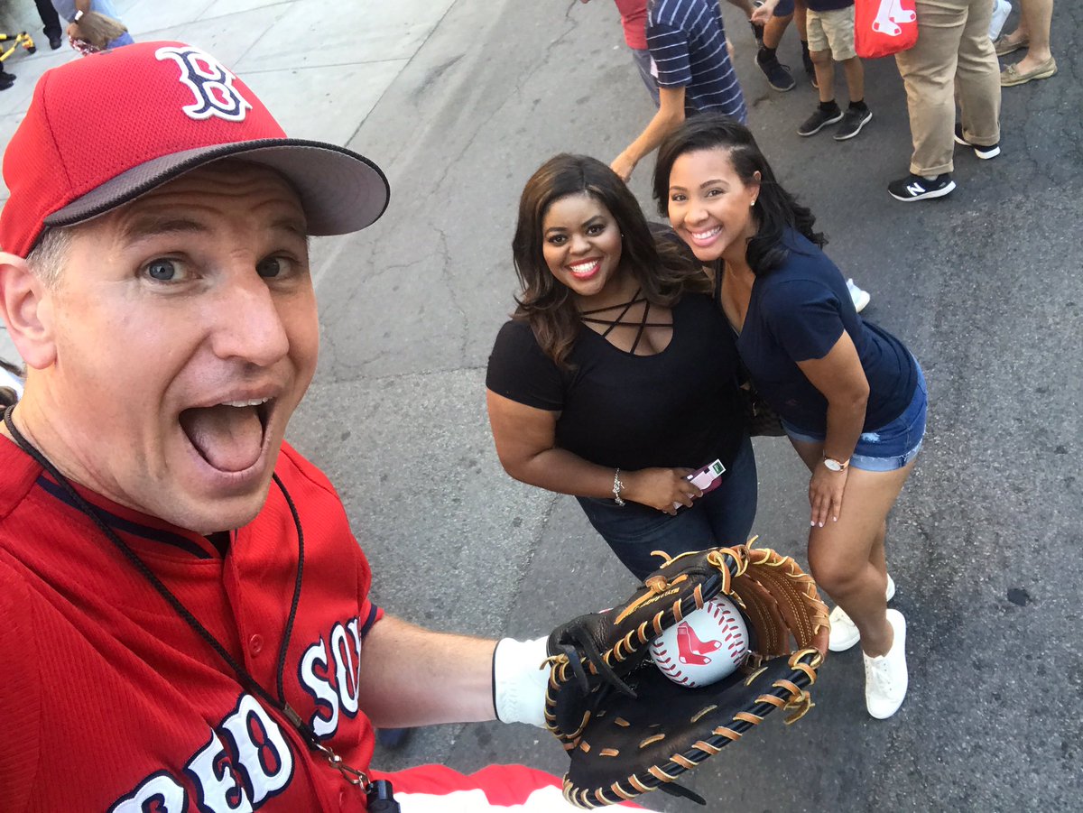 BriaJonesTV's tweet photo. Take me out to the ball game! ⚾️#FirstRedSoxGame #GoMookie #FenwayPark https://t.co/VL6hyZ8tlS
