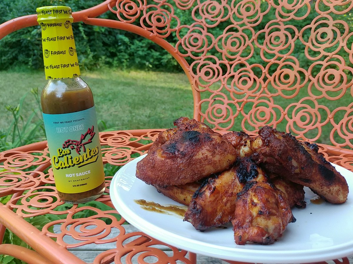 EvanMorawski's tweet image. @firstwefeast @Heatonist Just got my bottle of Los Calientes in time to top off my summer BBQ!#stayspicy #spicelords