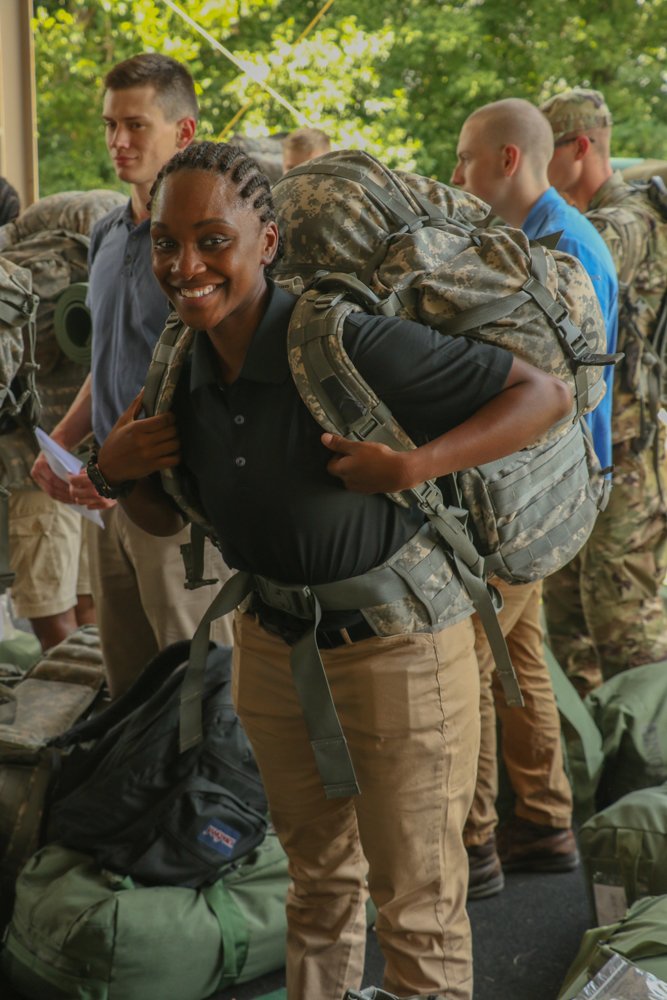 ArmyROTC's tweet image. Earlier today Cadets for 8th Regiment, Advanced Camp arrived to start Cadet Summer Training. Wish them luck!

Photos by Emilia Kuentz
#armyrotc #armyrotccst #cadetcommand