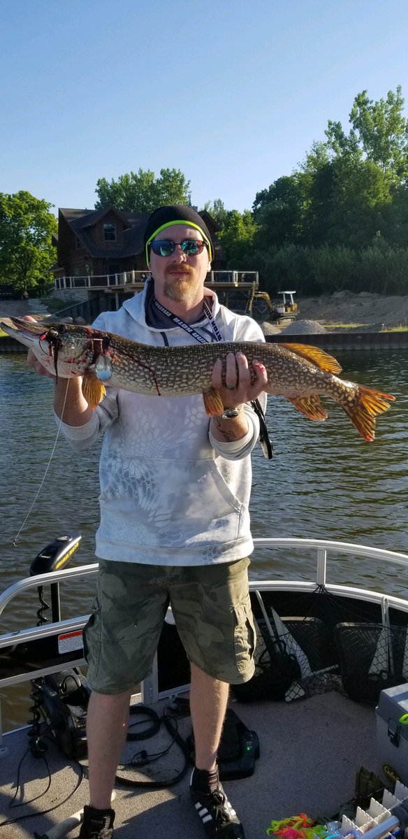 TackleWater's tweet photo. We landed 9 pike and 1 bass in the short trip. The keepers were 24", 25", and 36". Lurea used were:Chartreuse "OG" prototype lure, Pink &amp; Purple "OG" lure with a #10 Indiana blade, Black &amp; Gold "OG" lure with a #10 Indiana blade, and a Chartreuse J.U.N.K. prototype lure. https://t.co/HhvEOdpj1H