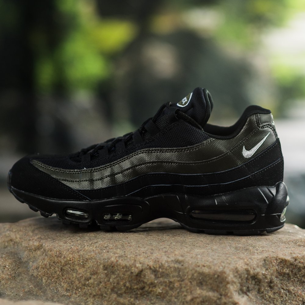 air max 95 black white sequoia
