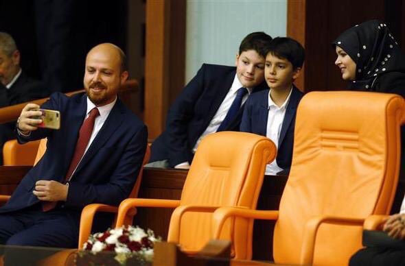 Yaprak döker bir yanımız bir yanımız bahar bahçe #BizYastayız
