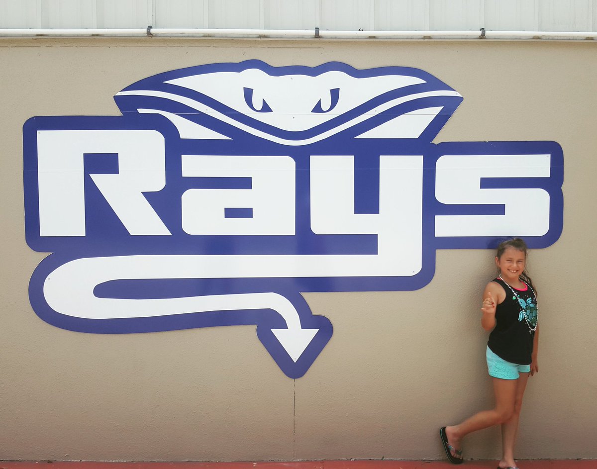 englert_becca's tweet photo. Really enjoyed seeing our Tampa location!! 💚💙 Wish I could of met you all! 🤙 Let's GO Rays! @LetsgoRAYStampa @LetsGoRaysCV https://t.co/GfvCcR2dv4