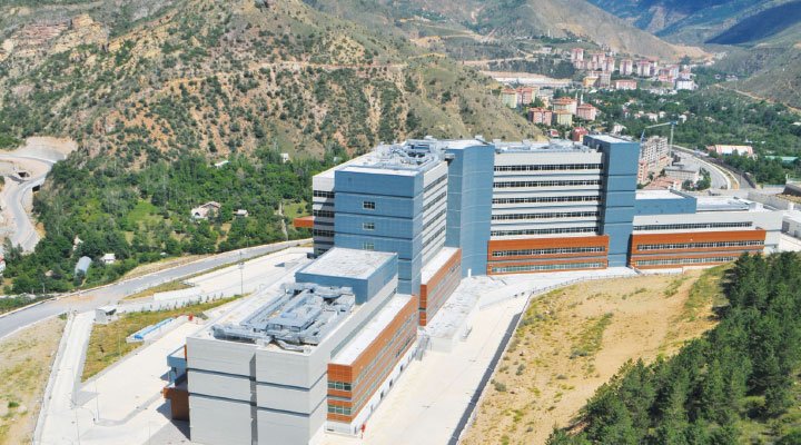 BirGun_Gazetesi's tweet photo. Zemin etüdü yapılmayan hastane 3 yıldır açılamıyor: Heyelan bölgesine hastane yapmışlar
https://t.co/8ykA2GbECH https://t.co/d1fSAce2g9