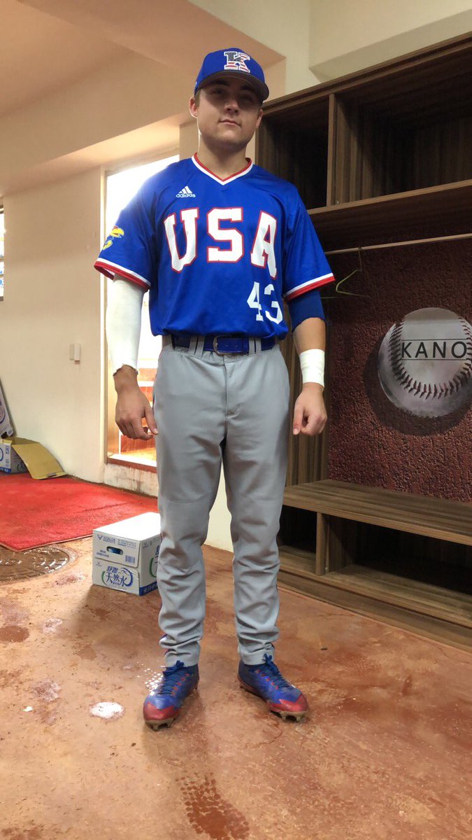 The blue tops finally make their debut in our Winners bracket bout with Chinese Taipei! Let’s go Hawks!! #KUinTaiwan