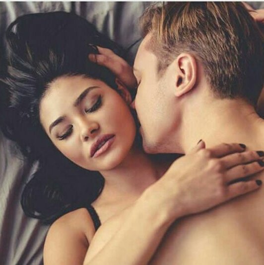 لنّ تنتهيٰ حِكاية قلبيٰ معّك 
لأننيٰ أدركّ جيداً أنَ لنّ أشفيٰ منكّ أبداً 
ففيٰ كلٰ يومٰ جديد أعيشُ عشقَك 
و كأننيٰ أحبُك لأولٰ مرة