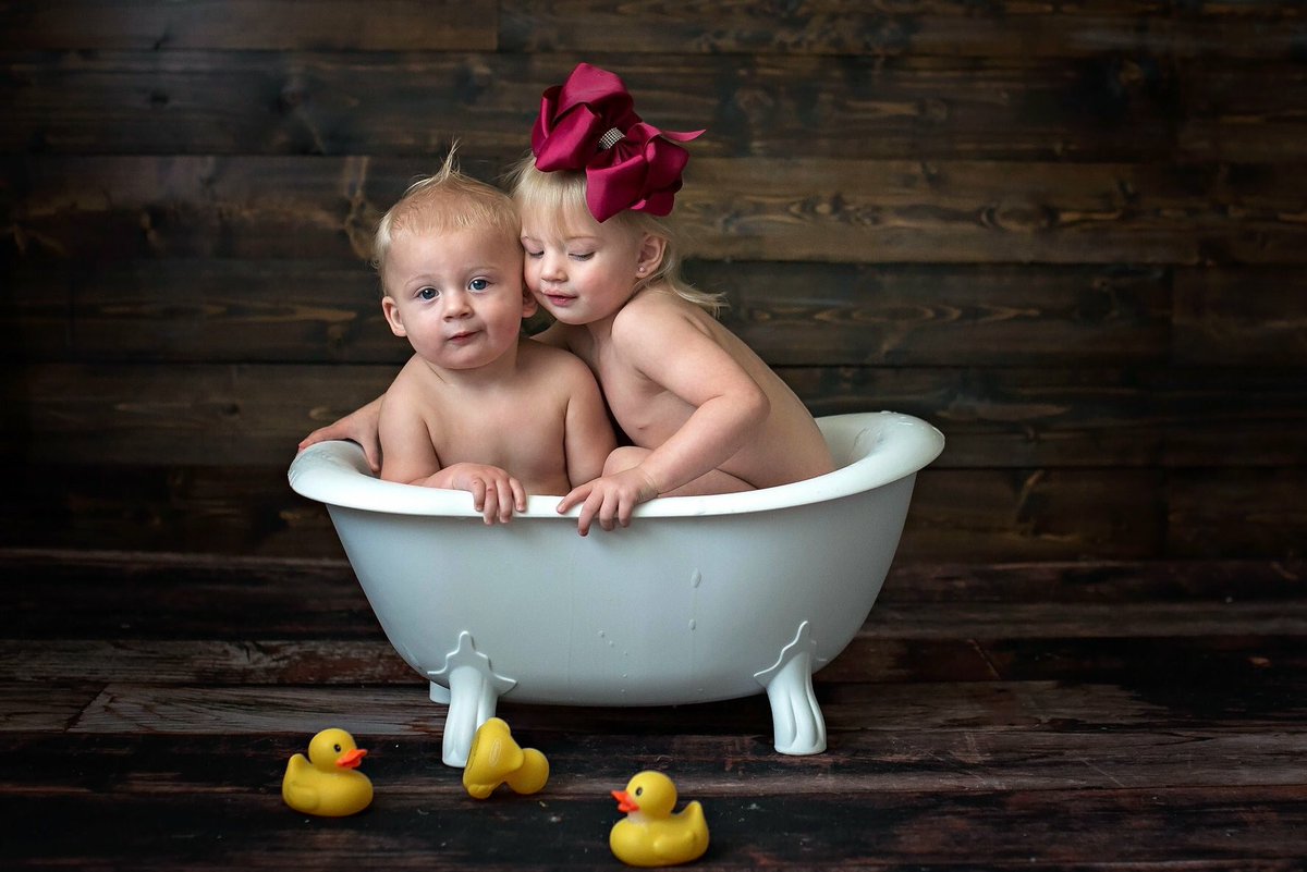 bf_needham's tweet photo. How could anyone walk out on these precious babies?!? ❤️❤️❤️ https://t.co/AMYWyDdchN