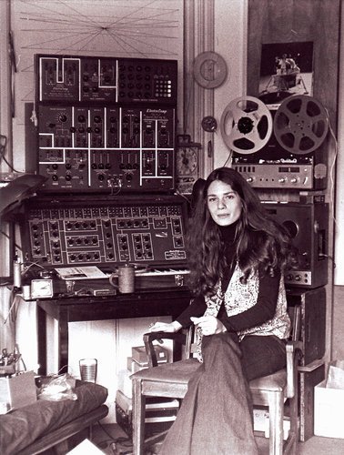 reaktorplayer's tweet photo. Rediscovering the Electronic Music Godmothers (New York Times) : https://t.co/lgtM5801Bw https://t.co/yeRGZ2Knh5