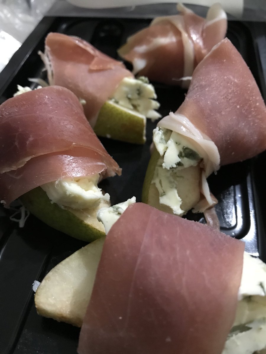 RynoRants's tweet photo. When you’re gifted some fresh Pears and then stumble on Prosciutto and Blue Cheese both on clearance at the grocery store, you’d be silly to not throw together these delicious treats! I wonder what @thejtshow did with his pears? #FancyDudeCooking #DudeCooking https://t.co/wYZ0nCXQwd