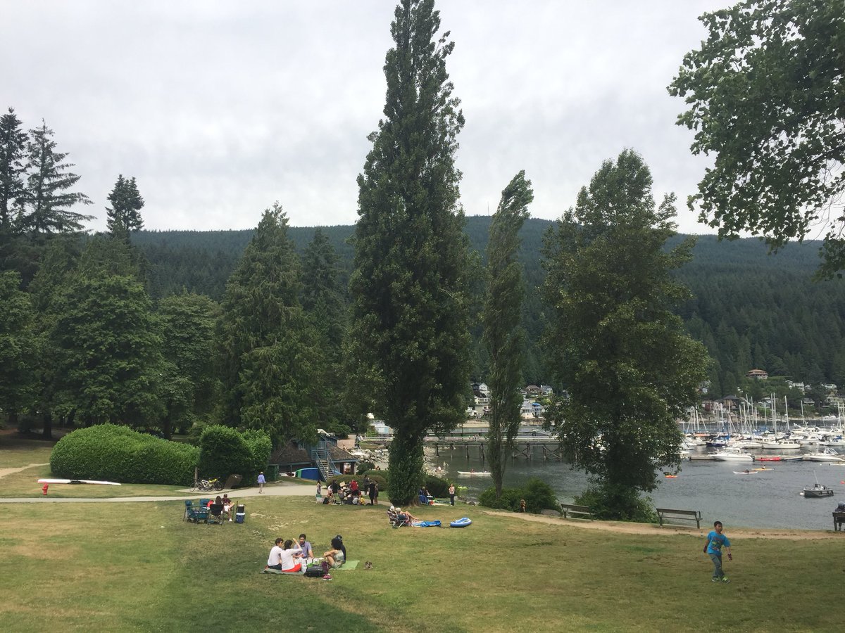RTWin140's tweet photo. Deep Cove and their famous maple donut https://t.co/Hki9jT2b4a