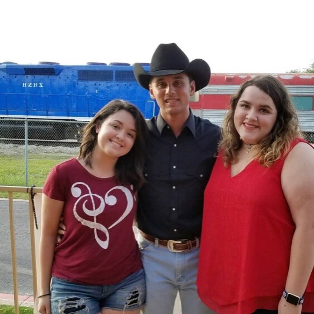 akbrogdon's tweet photo. We’ve played there so many times we’ve lost count. Couldn’t let the summer pass without being there again! Playing @RootsBistro  Friday ▶️ 7/13 ▶️ 7PM with our good friend @trent_herrera! Come support #locallivemusic, stop by &amp; say hello! #atxmusic #texasmusic https://t.co/azO0trvvur
