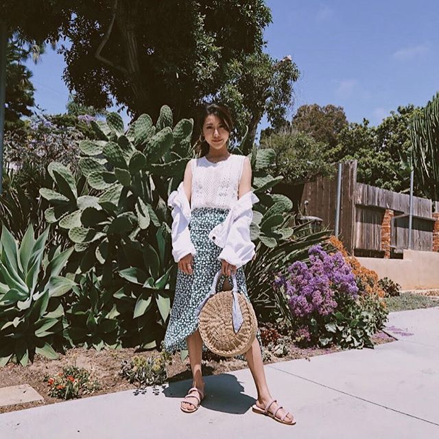 chillwithchloe's tweet photo. Hang out with cactus.🌵
.
.
#cactus #chillwithchloe #chloetootd #wiwt #whatiwore #fashion #fashionstyle #streetstyle #middress #hm #stevenmadden #stevebystevemadden #zara #zarastyle #calivibes https://t.co/PFrtEztX17 https://t.co/MLEiVO7hb9