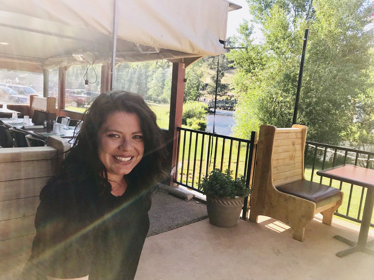 melia724's tweet photo. That ray of sunlight, thatβs Mama! #estespark #missingher #proverbs3125 https://t.co/Ht1iRY2pfT