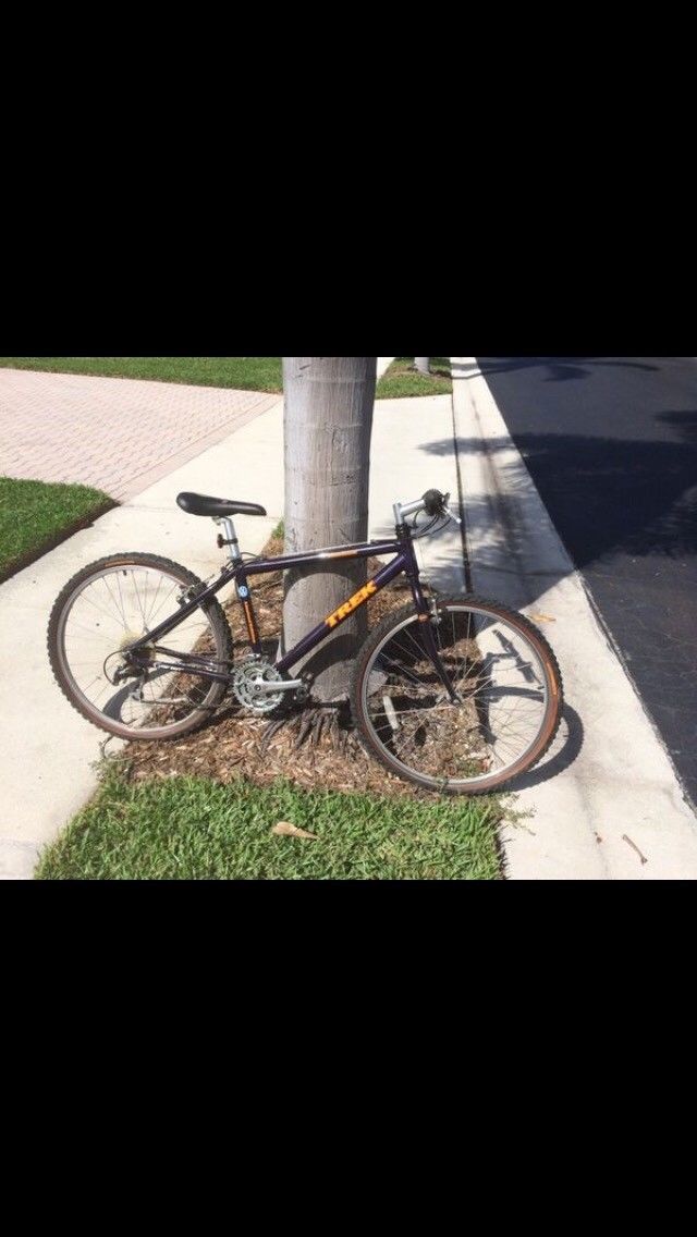 Mountain_Cycles's tweet photo. Trek Volkswagen (VW) Limited Edition Mountain Bike Bicycle 19.5" Aluminum RARE https://t.co/YtbH49Gdoe https://t.co/5ak0AGayal