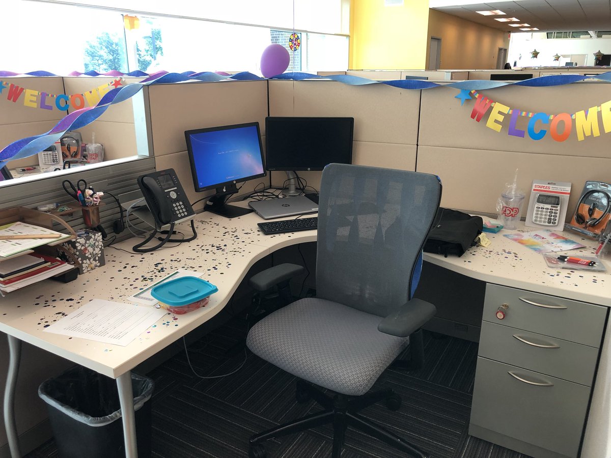 dolla_dior's tweet photo. Today was my first day at my “Big Girl Job” & I’m just so thankful for all God is doing for me, from being chosen out of 23,000 applicants at this amazing Fortune 500 company, to being blesssed with a beautiful home straight from college 😁 #ValdostaStateGrad https://t.co/fQm89PQMu9