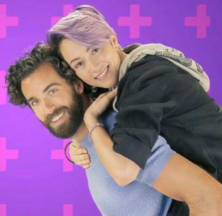 VignattiMid's tweet photo. Ya estamos tod@s list@s para el gran inicio de @MiMaridoFamOf???  #MiFamiliaTieneFamilia2 @LauraVignatti @JPMinor 😍😍😍😘😘😘 https://t.co/IfwsQ38BQL