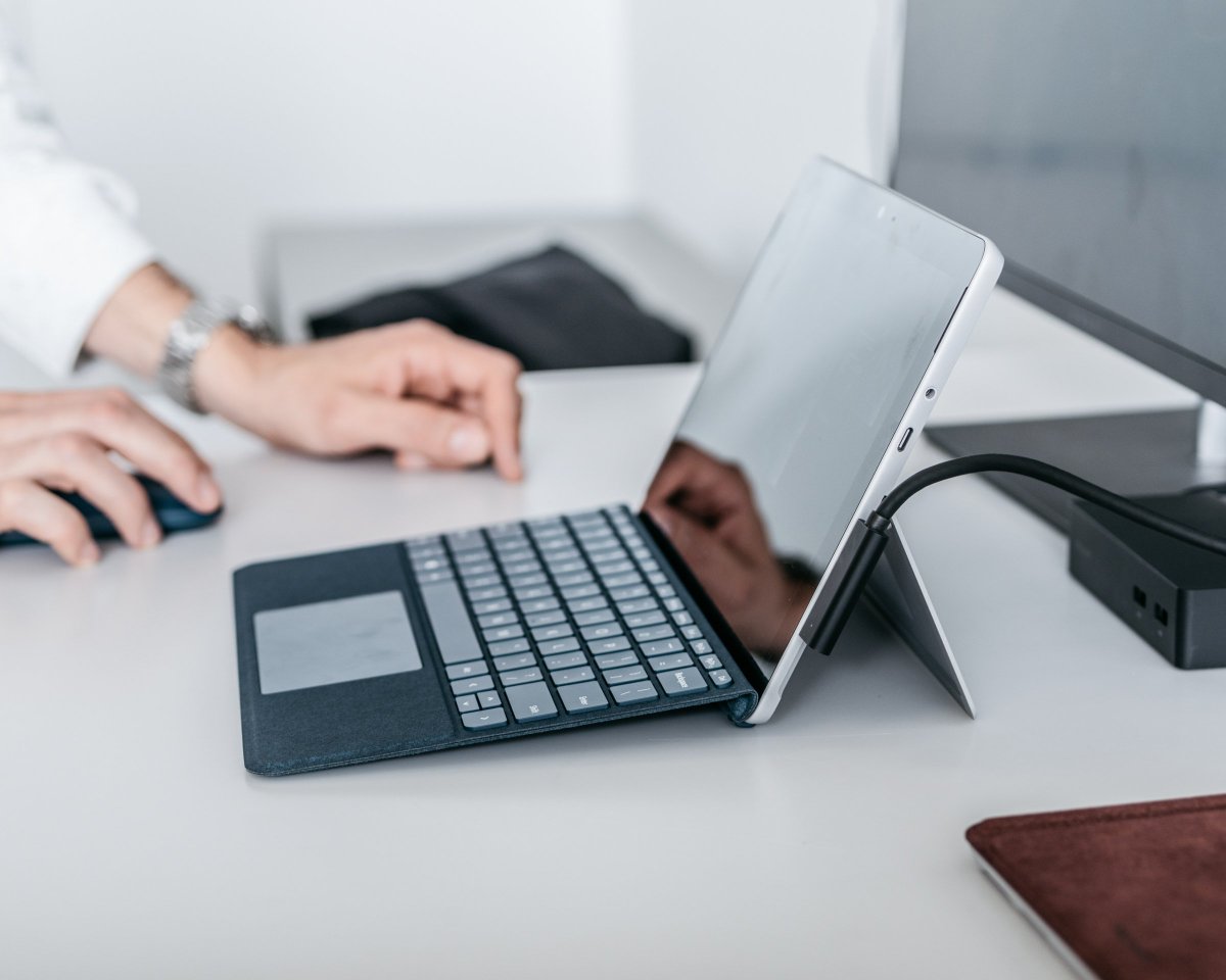 WIRED's tweet photo. Hello, beautiful. Meet the Surface Go, @Microsoft's big bet on the tiny-computer future: https://t.co/fHsZ3nZazn https://t.co/JoHbKiWbWD