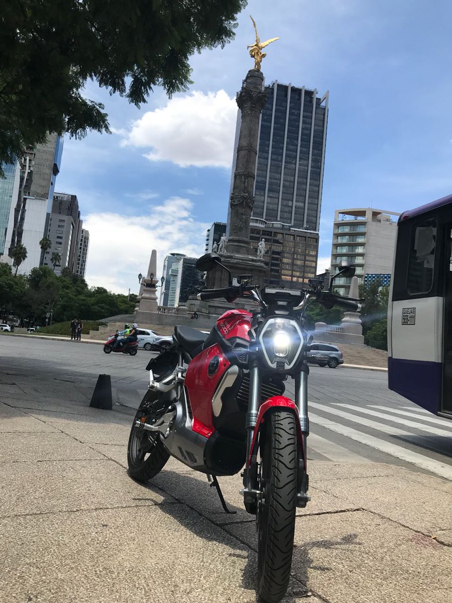 Vmoto5's tweet photo. There is no better way to see Mexico City’s Angel of Independence then on a brand new, Super Soco TS electric motorcycle!
These photos and THAT sunshine are giving us major holiday inspiration! https://t.co/5Gn2rFJzUa