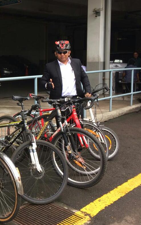 Sudahkah anda bersepeda menuju tempat kerja anda? #dontbeafraidtobike2work #wanimancal #jangantakutbersepeda <a href="/subcyclist/">Suroboyo Cycling Institute</a> <a href="/B2WIndonesia/">Bike2Work Indonesia</a> <a href="/korlantas/">Korlantas</a> <a href="/NTMCLantasPolri/">KorlantasPolri.Ntmc</a> @SwedenJakarta <a href="/idBritish/">British Council Indonesia</a>