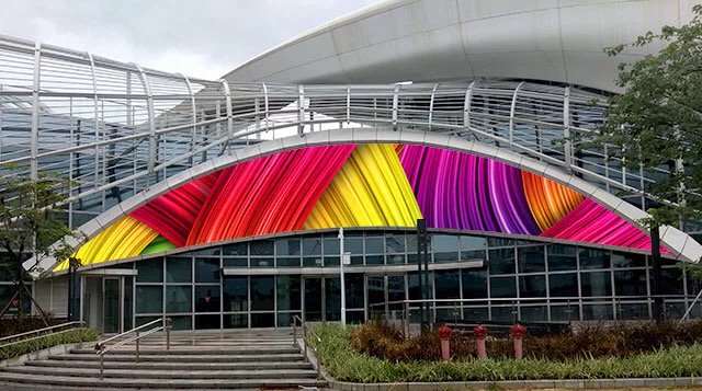 958260764Sunny's tweet image. #Yaham #outofhome #CustomizedDisplay Recently we delivered a spectacular screen for Shenzhen Sea World Plaza, where you can experience international culture, food and brands. Except for the eye shape, the inner arc also makes it stand out. It adds more fun and beauty to the plaza