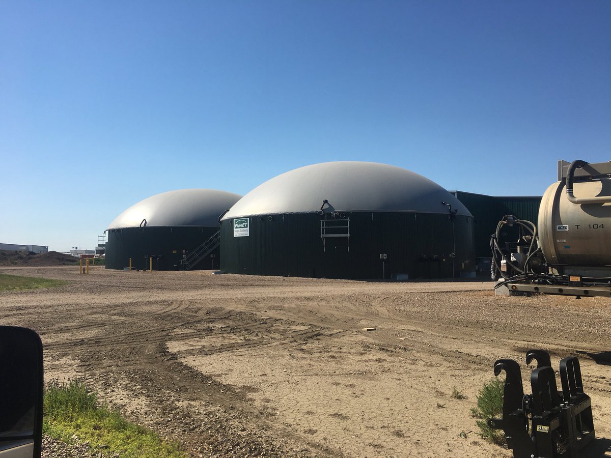 DesiToohey's tweet photo. Anaerobic digester system, Potato’s Alberta Canada. Manure > Potato seconds > 900HP generator = 663Kw power, manure &amp; liquid fertilizer.........amazing stuff!!! Crazy Canadian scale!! #TalinorStudyTour #EldersAgvice @SyngentaANZ @EldersLimited https://t.co/CkhK6caX65