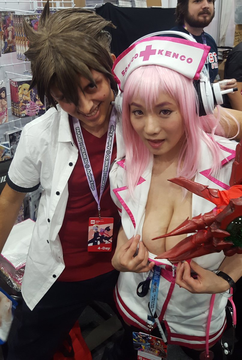 AstralMacabr3's tweet photo. Glad to be able to see @Shibukaho each day of AX. Thanks for being awesome to all your fans #AX2018 #JLIST #imaginevr #shibuyakaho https://t.co/ATrHjqdVUE