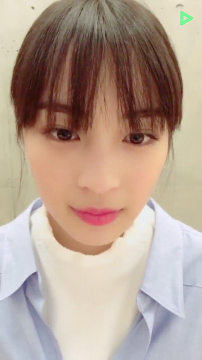 Su06Ma11's tweet photo. 久々にすずちゃんのLINELIVE〜！
この前は録画やったから嬉しい！！
横顔もやっぱり綺麗やな😭❤️
#広瀬すず https://t.co/gqaIiorhG0