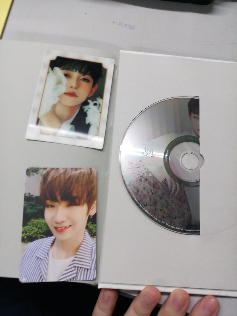 creamgoesmeow_'s tweet image. #TikTokReview ได้รับของแล้วนะคะ แต่ข้างหลังการ์ดมีรอยกาวนิดหน่อย