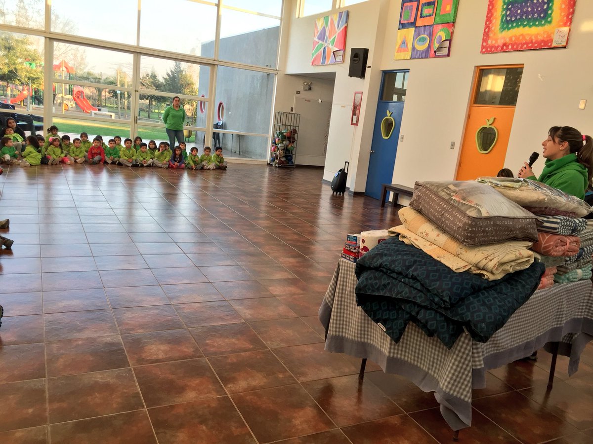 MDSMaule's tweet photo. Agradecemos al jardín infantil Manzana Verde, al colegio San Ignacio de Talca y a los funcionarios de @FosisMaule, que se sumaron con aportes a la campaña “Si el frío no para, el Maule tampoco” #ChileLoHacemosTodos https://t.co/EnHSJwkL0R