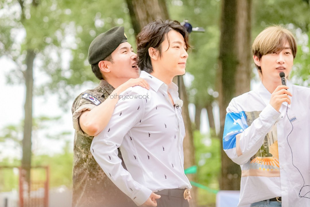 mybrothryeowook's tweet photo. なぜ食べたwwwwww

#Return_to_the_Little_Prince 
#WelcomeBackRyeoWook 
#려욱 #Ryeowook #Donghae https://t.co/rtfKAgnmle