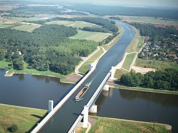 hansgi61's tweet photo. The river above the river, #Magdeburg #Water_Bridge, #Germany. https://t.co/TcVdf1BZhM
