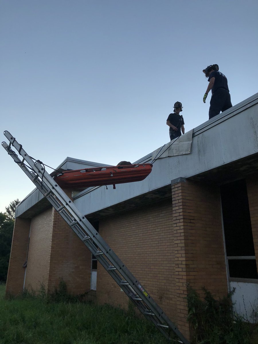 FTFD22's tweet image. Tonight’s weekly drill consisted of removing injured or unconscious persons from rooftops.