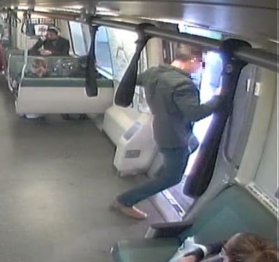 SFBART's tweet photo. In June alone 116 trains were delayed by door vandalism.  In this recent case, one door jam delayed more than a dozen trains. Our train car doors are not like elevator doors, please don’t try to stop them from closing. https://t.co/wLLZOQ47eQ