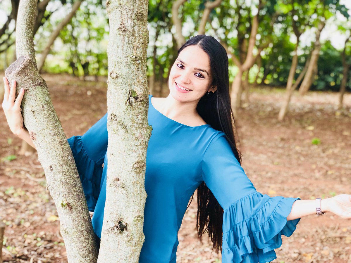 chand_shanu's tweet photo. When #MondayBlues are just about colours not spirit ... #aboutyesterday 
#freshstart #newtonefortheweek #MondayGoals #perfectmonday 
#everydayspirit #whynotmonday #workplacecharm #workplaceview #firedrillbreak 😜 https://t.co/O6Pb04NQoI