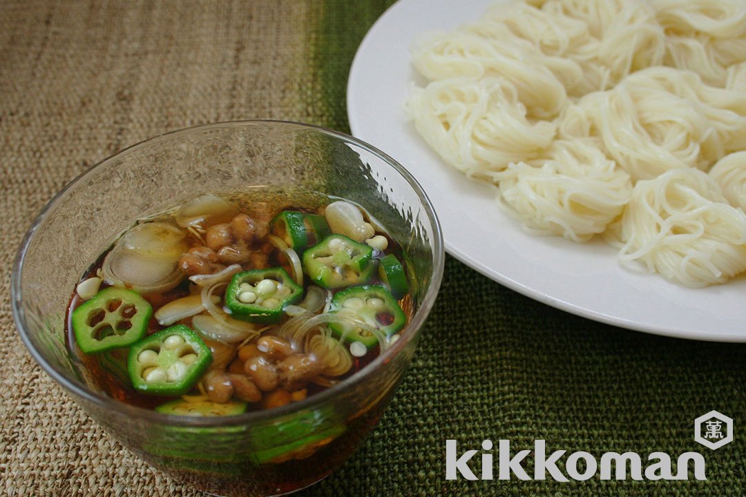 キッコーマンです Twitterren 今日の献立 オクラ納豆つゆのそうめん アスパラガスと炒り卵のサラダ 納豆の日のそうめん献立 T Co Eax76zuouo