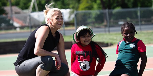 NetballAust's tweet photo. Here's a humbling story about one of last year's @australiapost #OneNetball Community Award winners and the netball clinic she runs weekly to bring the people of Albury together.
https://t.co/uCtrJUFOtF https://t.co/nRQAOJj7oA
